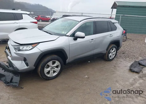 2021 Toyota Rav4 Xle z USA, uszkodzony, nr VIN 2T3P1RFVXMC166712